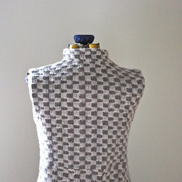 Beige and cream checkered jumper dress - Picture 8 of 10